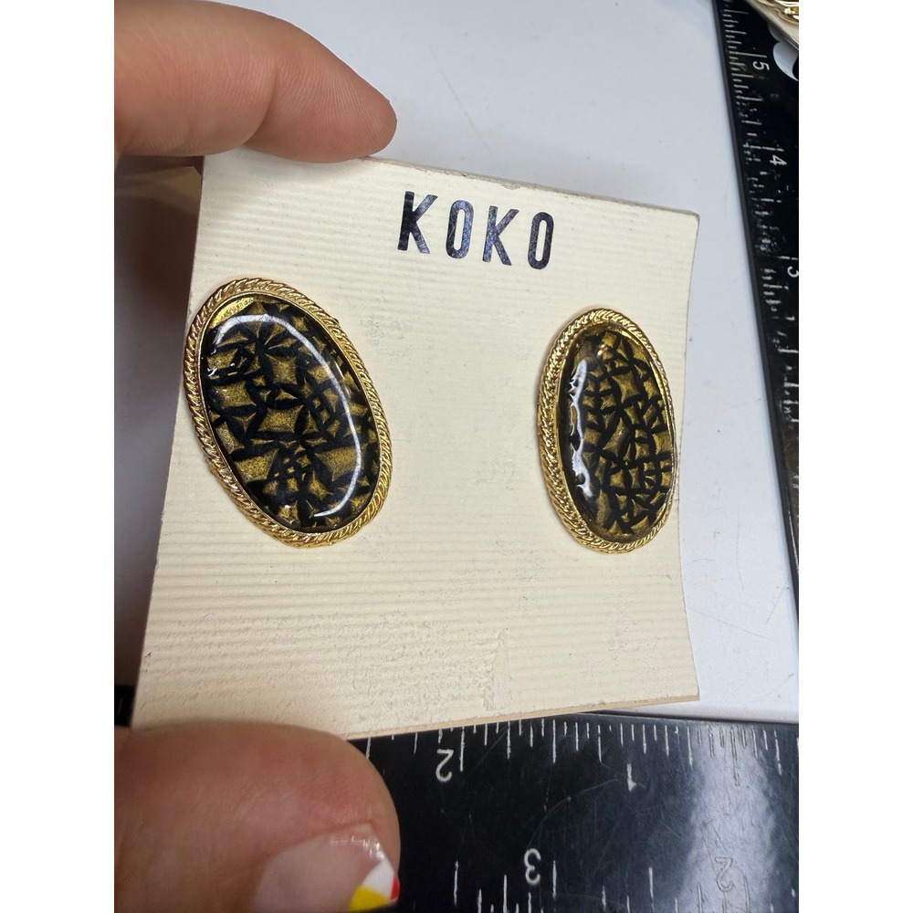 KOKO Vintage Gold Tone Black Geometric Resin Oval Clip On Earrings New Old Stock